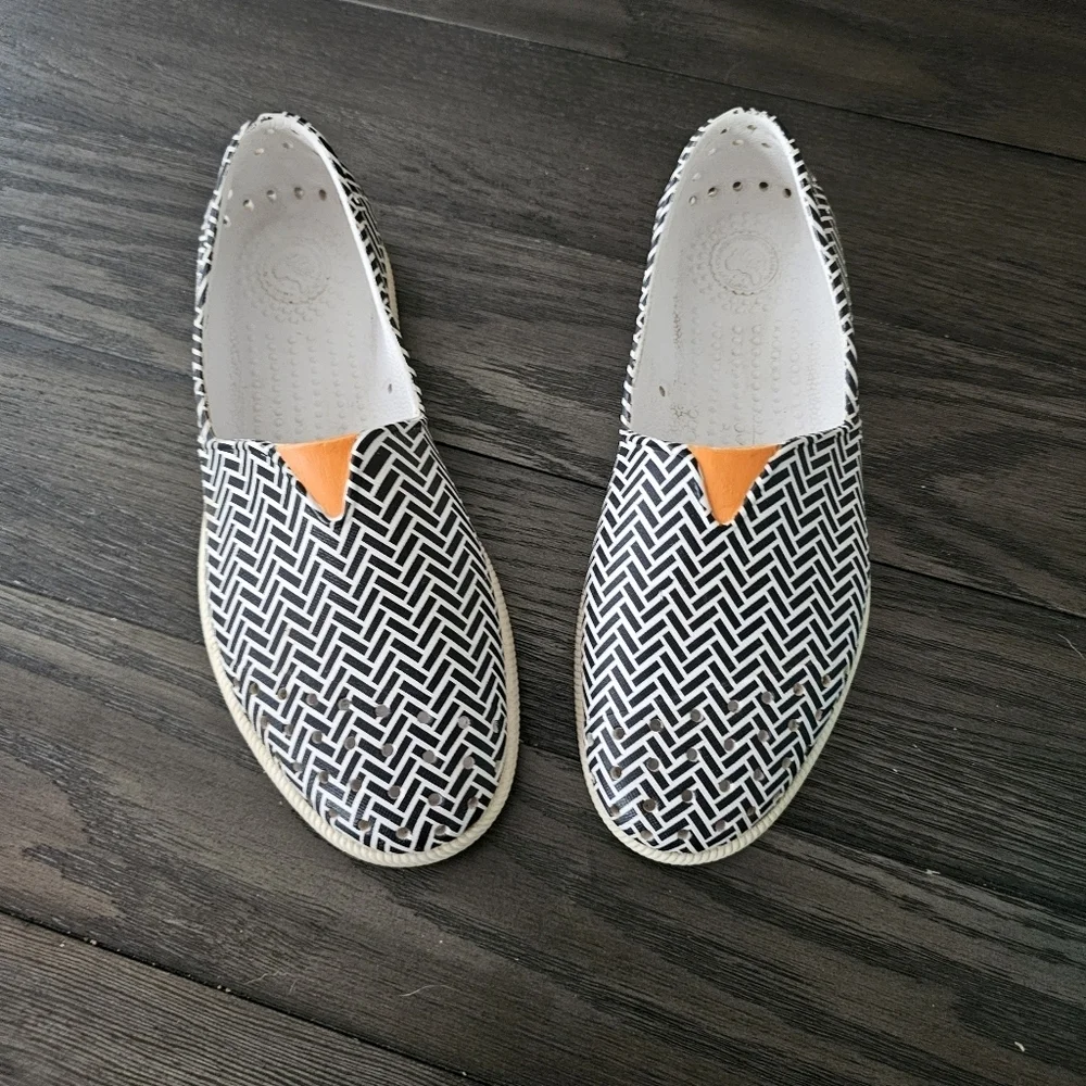 Native Verona Slip-On Shoes Size 7